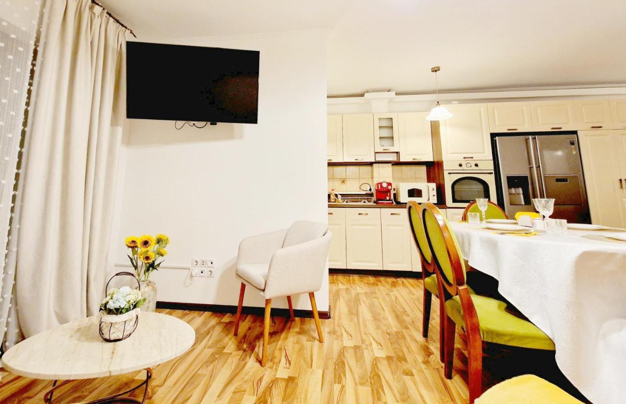 Spacious 3 Rooms 5* Mansion Near Muzeului Square. Free Parking Kluż-Napoka Zewnętrze zdjęcie