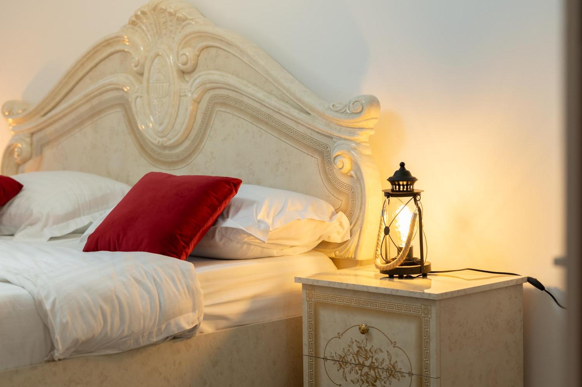 Spacious 3 Rooms 5* Mansion Near Muzeului Square. Free Parking Kluż-Napoka Zewnętrze zdjęcie